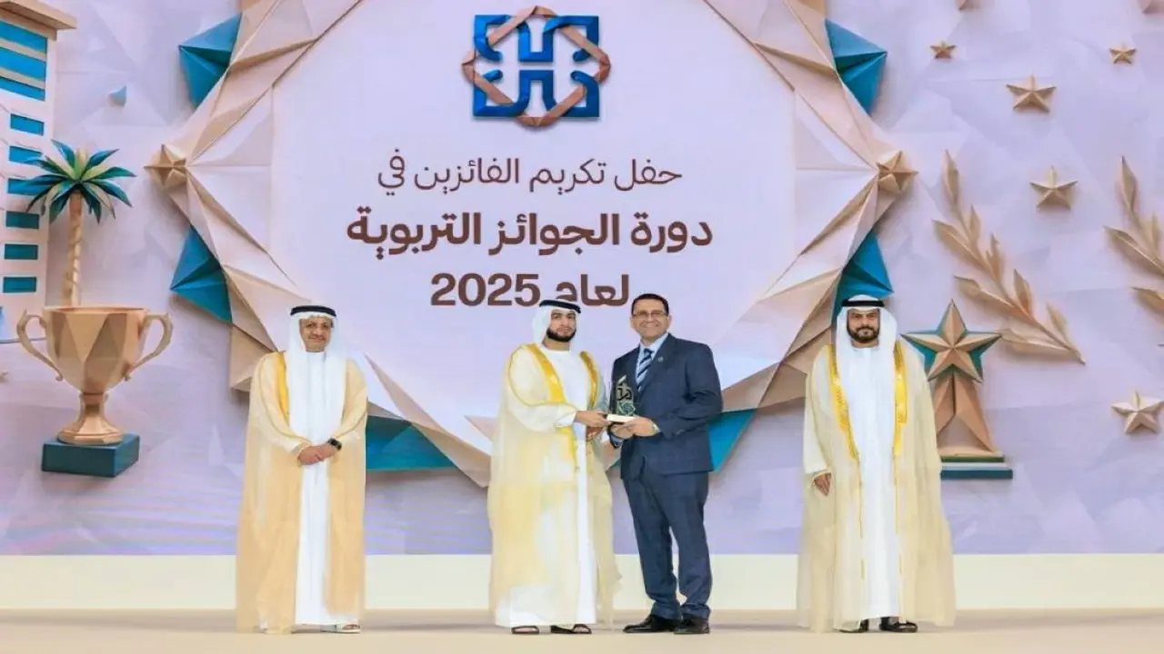 راشد بن حمدان يحتفي بـ 71 فائزًا بجوائز حمدان بن راشد التربوية